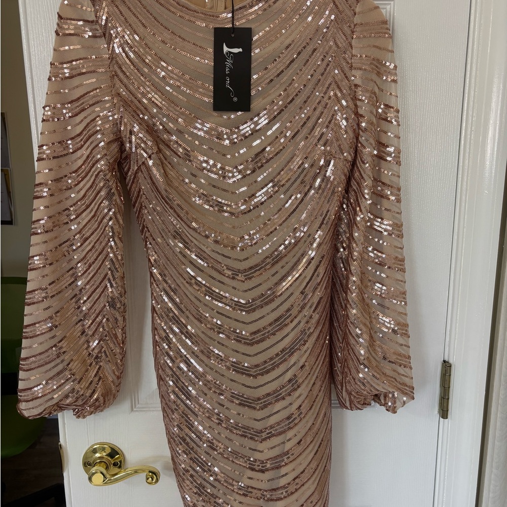 Elegant Sequin Dress in Rose Gold